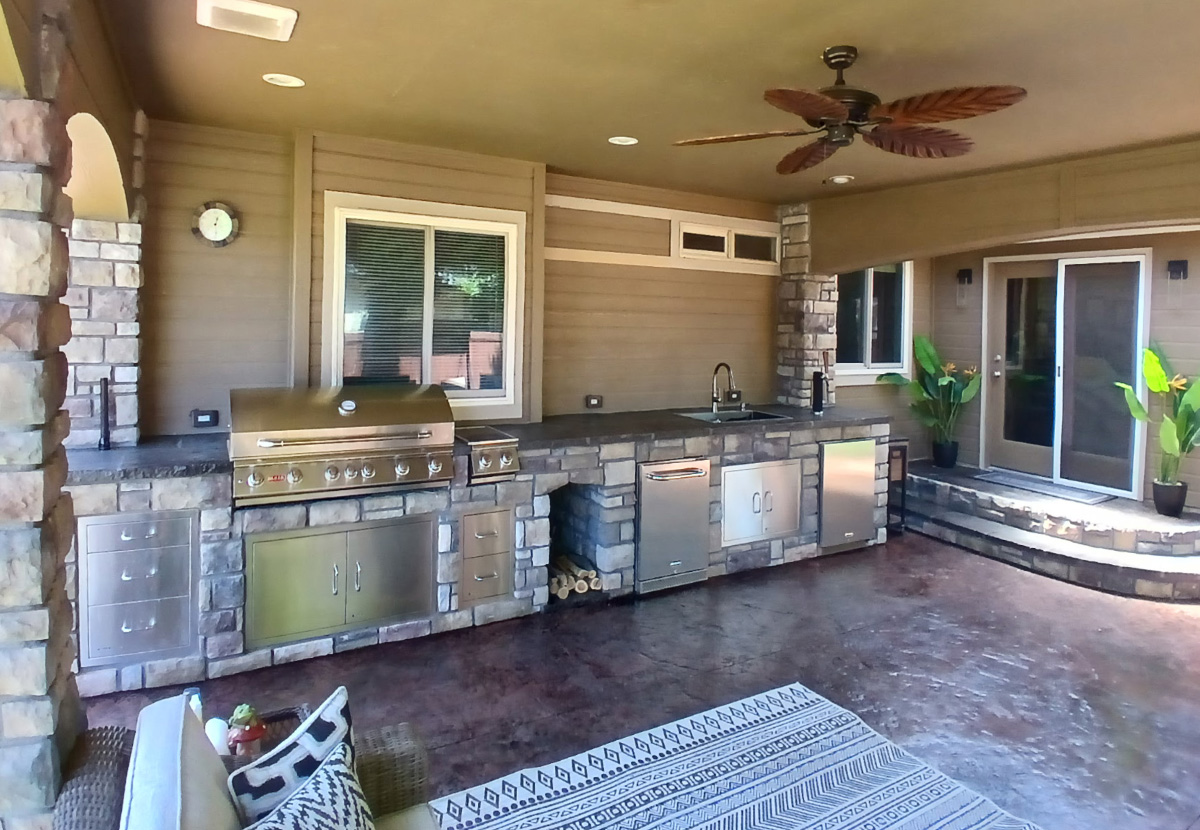 outdoor kitchen