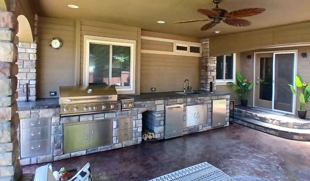 Outdoor Kitchen